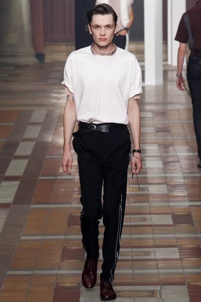 Look 14
